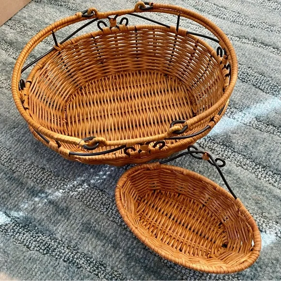 Basket Serving Set - Picture 2 of 3